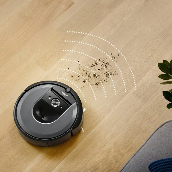 iRobot Roomba i7 scanner rummet for snavs