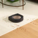 iRobot Roomba s9 støvsuger skidt op fra gulvet